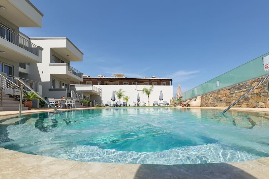 Superior Family Apartment W/Pool Dining Area Stavromenos Exterior foto