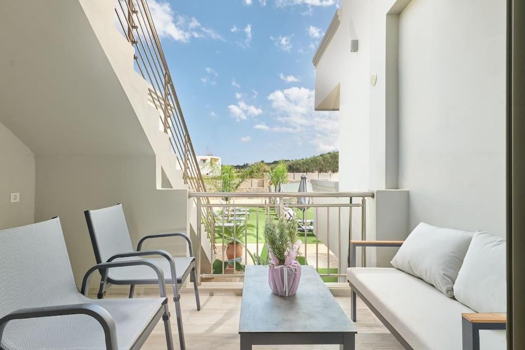 Superior Family Apartment W/Pool Dining Area Stavromenos Exterior foto